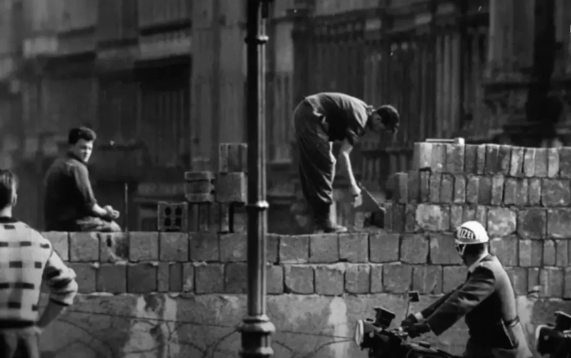 A Queda do Muro de Berlim: O fim de uma era dividida